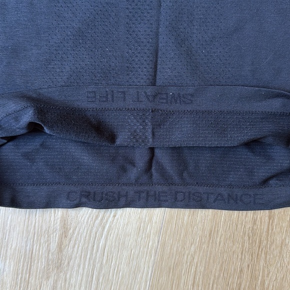 Lululemon Size 6 Swiftly Tech Short-Sleeve Shirt 2.0
Hip Length Black - Picture 6 of 6